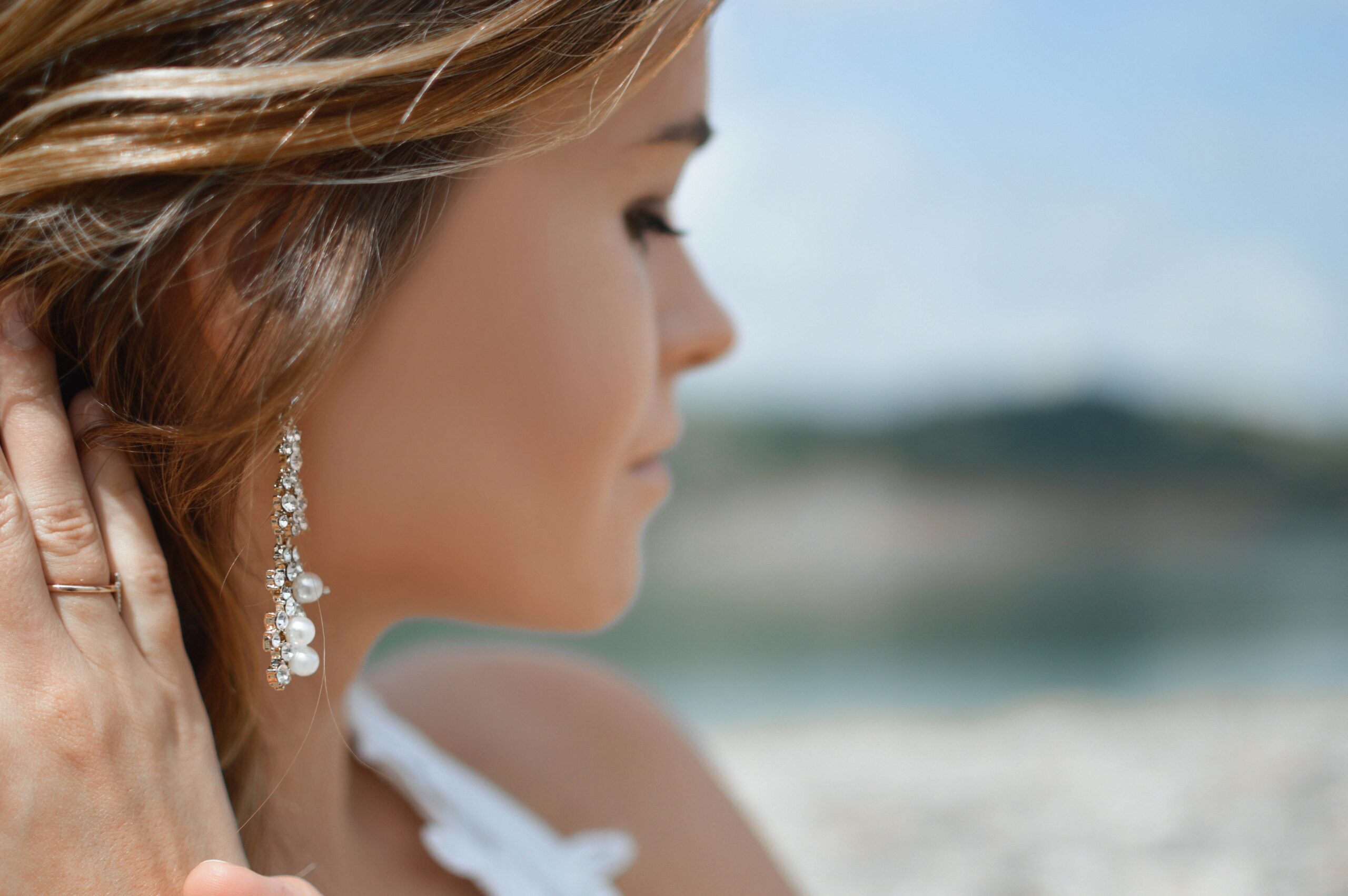 Comment choisir les clous d’oreilles en diamant qui vous contiennent le mieux ?