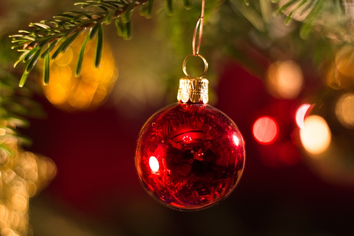 Quels accessoires choisir pour un style de Noël ? Lookbook de Noël avec les montres Fossil