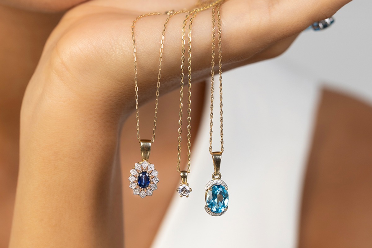 Bijoux en pierres précieuses – une jolie décoration ou un talisman puissant ?