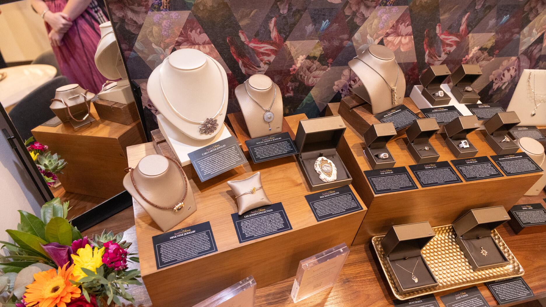 Les gagnants du concours de conception de bijoux Austin annoncés