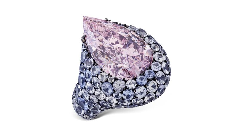 Une bague de JAR ornée d'un diamant fantaisie de couleur rose violacé de 8,68 carats Bague JAR Christies