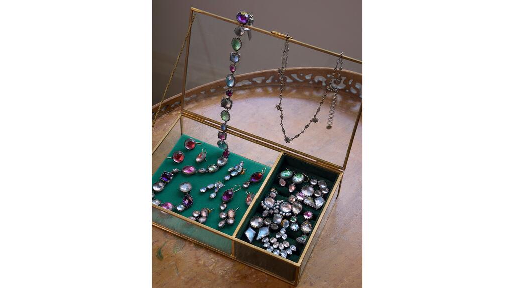 Bijoux Larkspur & Hawk d'Helena Bonham Carter