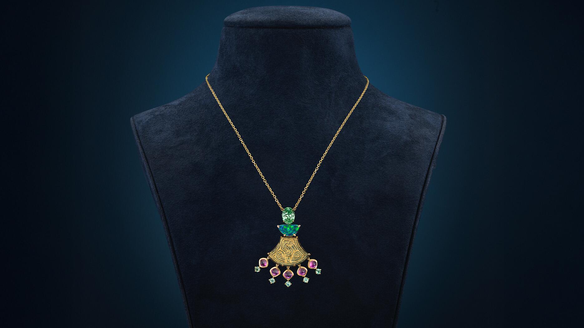 Rebecca Rau Jewels fait ses débuts avec la collection « Then & Now »