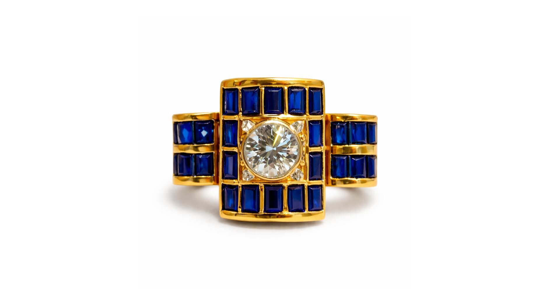 La bague de fiançailles rétro de Halle Berry est une merveille sertie d'un saphir