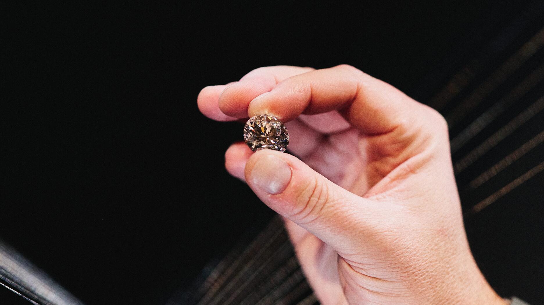 Sotheby's et De Beers dévoilent le diamant 'Jwaneng 28.88'