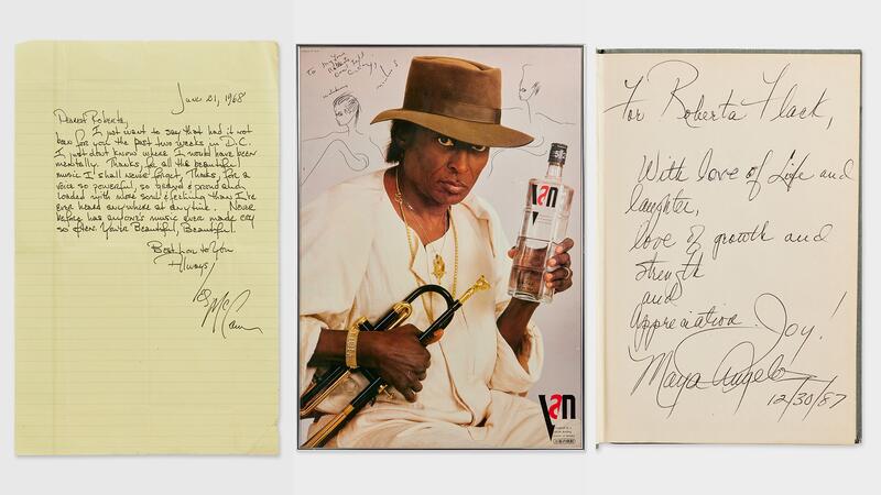 De gauche à droite, une lettre du musicien de jazz Les McCann, une affiche signée de Miles Davis et le livre de Rollo May « The Courage to Create » signé et offert à Flack par Maya Angelou Roberta Flack : ventes aux enchères de style, d'art et de musique Lettre des McCan, affiche de Miels Davis, cadeau de Maya Angelou