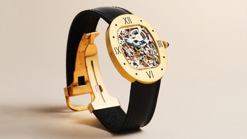 Une montre squelette de forme ovale Cartier Paris