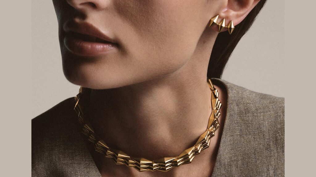 Model wearing Bulgari Vimini necklace and earrings