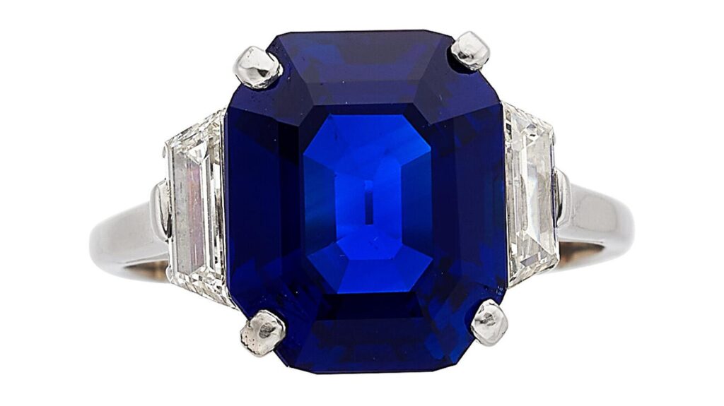 Kashmir sapphire ring