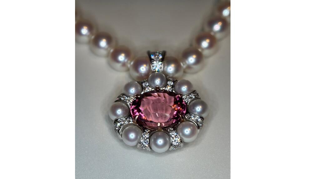 Michael Ryan Personal Jeweler Pendentif tourmaline rose et collier de perles