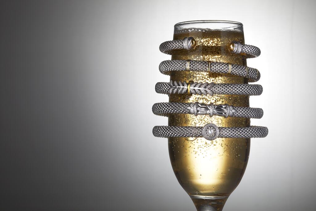 La collection Prosecco de Phillip Gavriel comprend de l'or véritable 18 carats, des diamants naturels et de l'argent sterling. Le tout fabriqué à la main en Italie. PG-STILLS-PROSECCOV1 copie.jpg