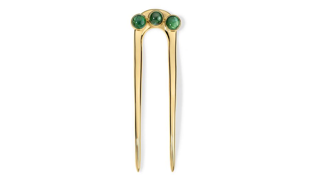 L'épingle à cheveux « Lady » comporte trois cabochons de tourmaline verte totalisant 12,43 carats sertis dans de l'or jaune 18 carats (32 400 $). Épingle à cheveux dame Jade Ruzzo