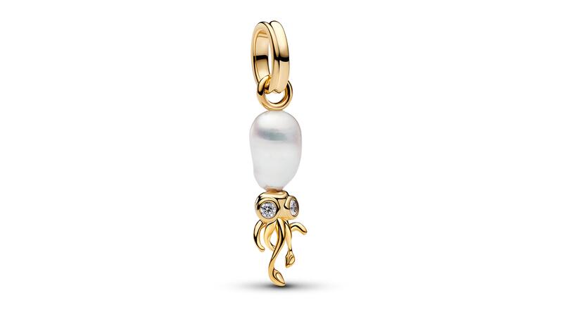 Les charms de taille normale, comme ce calmar, coûtent 98 $ chacun, tandis que les charms XL coûtent 225 $ chacun. Charm pendentif perle baroque calmar Pandora