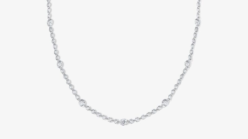 Le long collier « Lola » mettant en valeur 29,89 carats de diamants de synthèse percés dans de l'or blanc 14 carats (7 750 $) Stephanie Gottlieb Lola Collier long en diamants forés cultivés en laboratoire