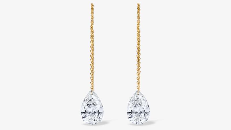 Les boucles d'oreilles filetées «Lola» avec 4,09 carats de diamants de laboratoire taille poire et de l'or jaune 14 carats (2 000 $) Stephanie Gottlieb Lola Lab Grown Boucles d'oreilles enfile-poire en diamant percé