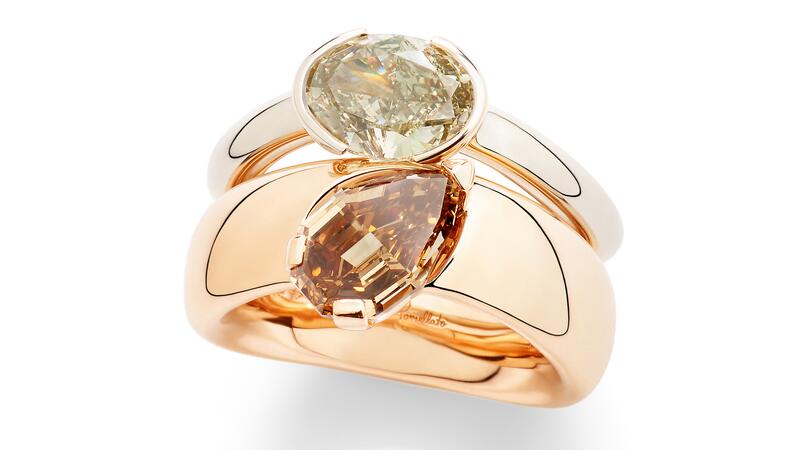 Une bague « Note di Luce » en or blanc et rose 18 carats sertie d'un diamant fantaisie jaune-gris taille ovale de 2,50 carats et d'un diamant fantaisie jaune-brun taille poire de 3,01 carats. Bagues Pomellato Note di Luce
