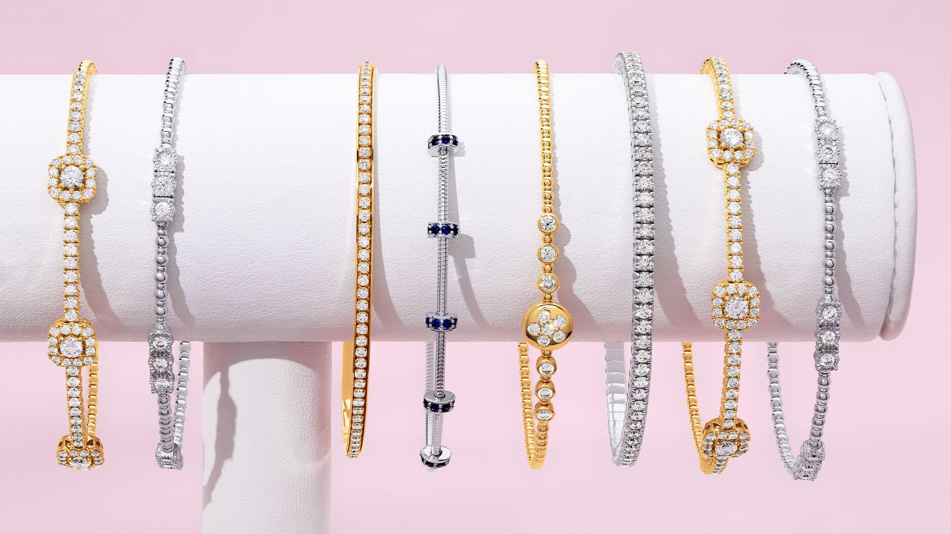Améliorer les vitrines de vente au détail avec les tendances actuelles en matière de colliers et de bracelets