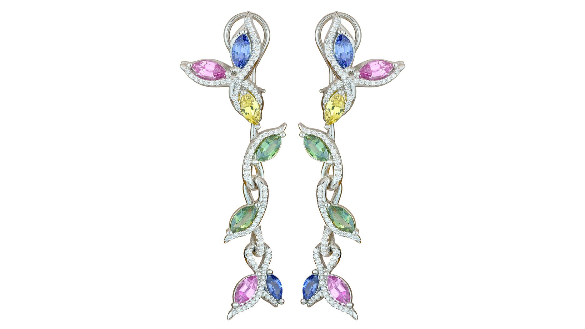 Les dernières boucles d'oreilles 'Wavey Vine' de Paul Morelli adoptent la couleur