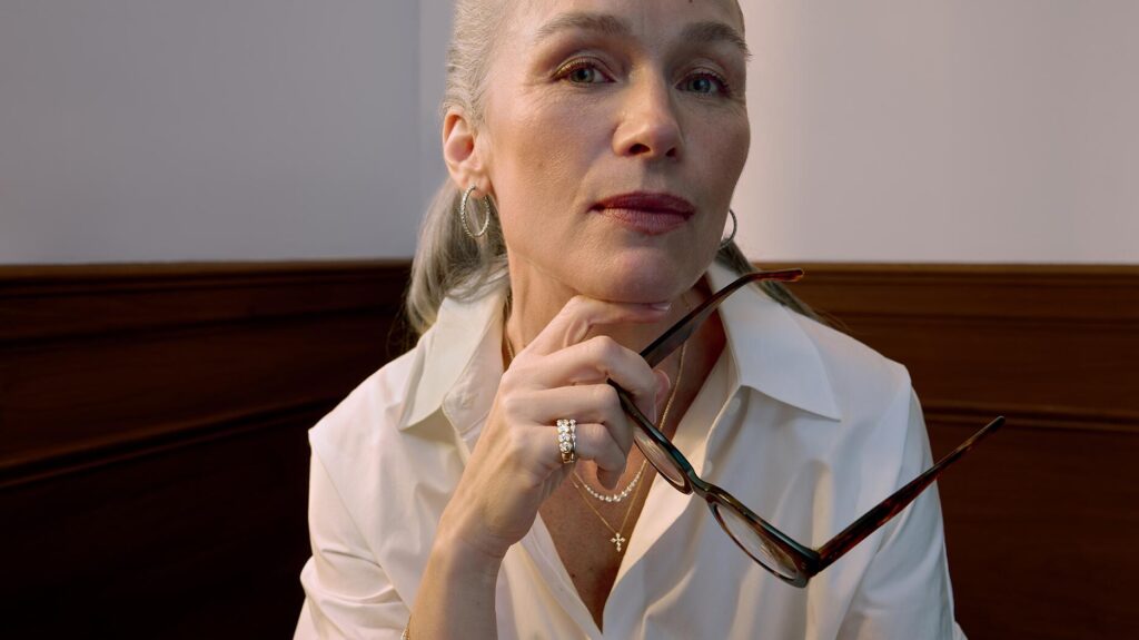 Woman wearing Zales jewelry