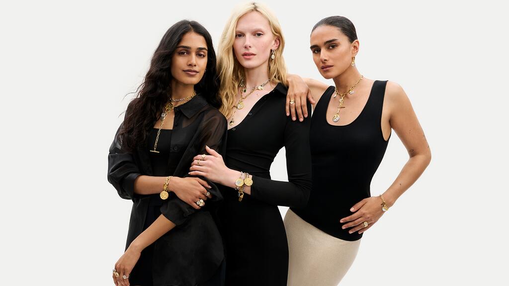 Les mannequins Mahi Kabra, Alex Consani et Jill Kortleve dans la campagne Pandora Talisman