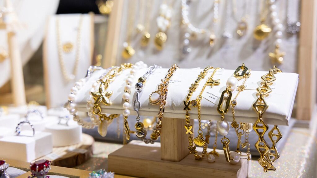 Jewelry at JIS Miami