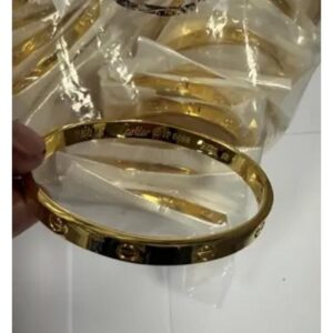 Les douanes saisissent près de 900 bijoux contrefaits