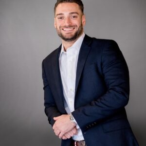Un autre membre de la famille Siegel rejoint Hamilton Jewelers