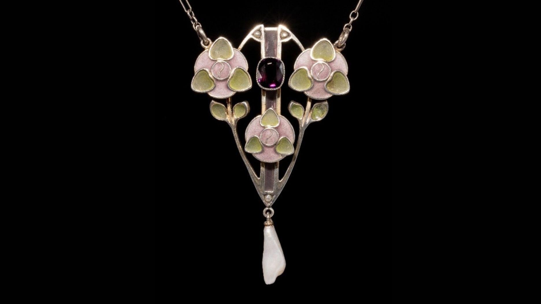 Levinger & Bissenger silver floral pendant