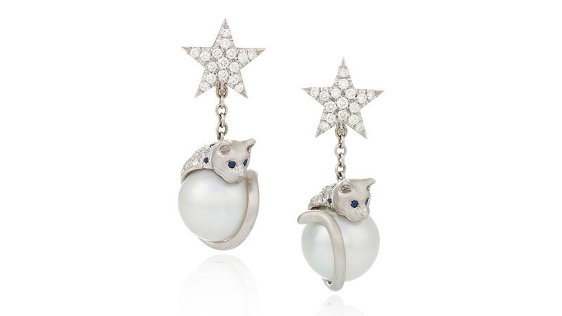 boucles d'oreilles chat en perles d'or blanc Sandy Lerner enchères