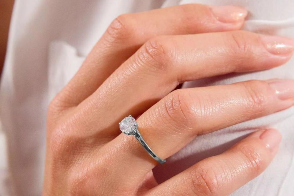 Bague Bonore élégante Murazzanoz avec diamant 1 ct 118295