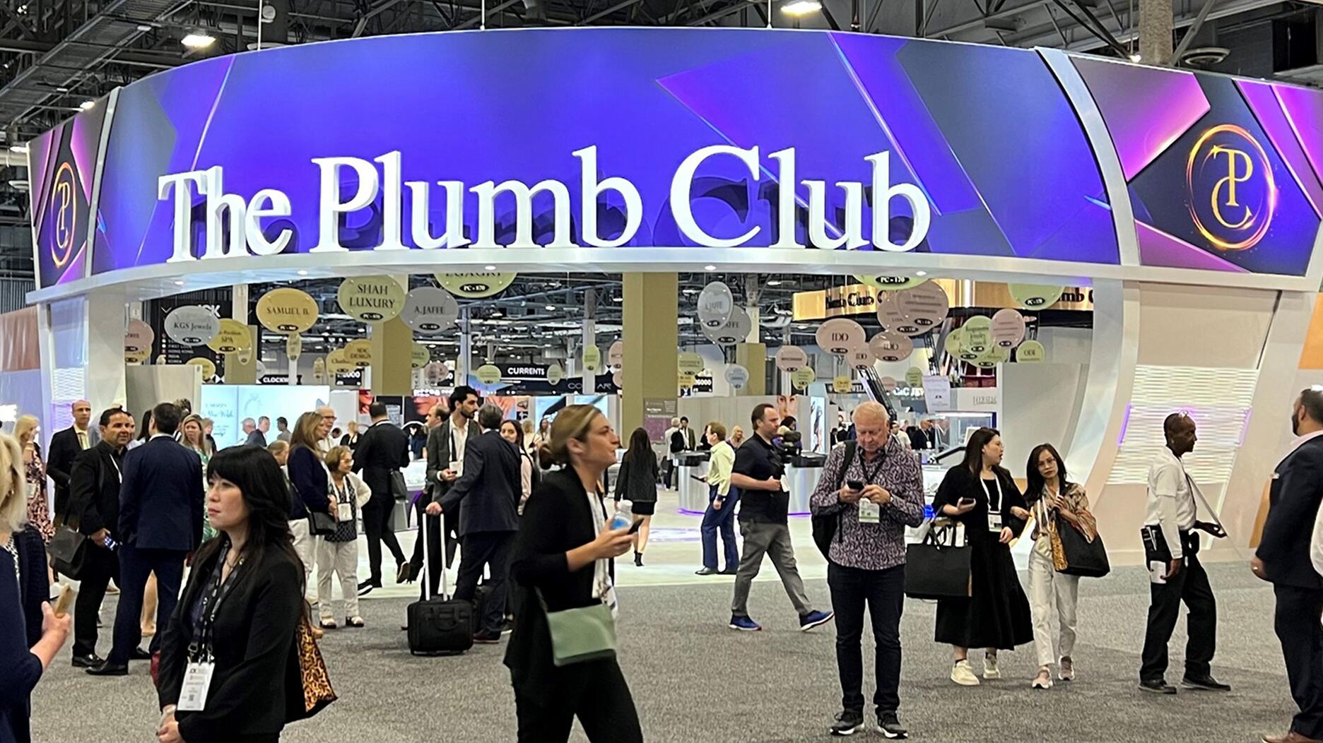 Le Plumb Club amplifie sa voix alors que les pressions géopolitiques augmentent